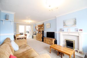 Lounge/Diner- click for photo gallery